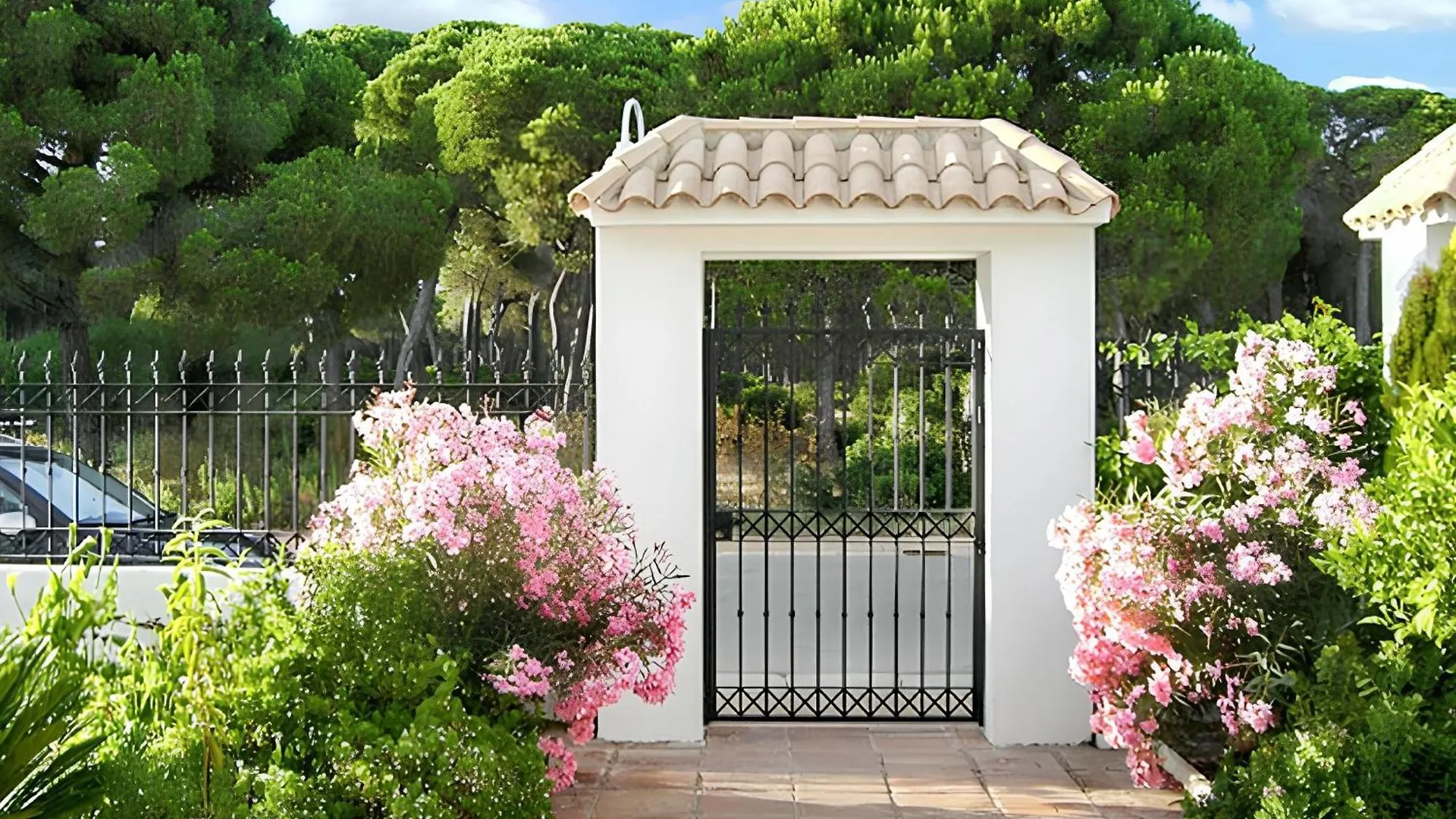 Elegant Villa In Nuevo Portil With Shared Pool El Portil