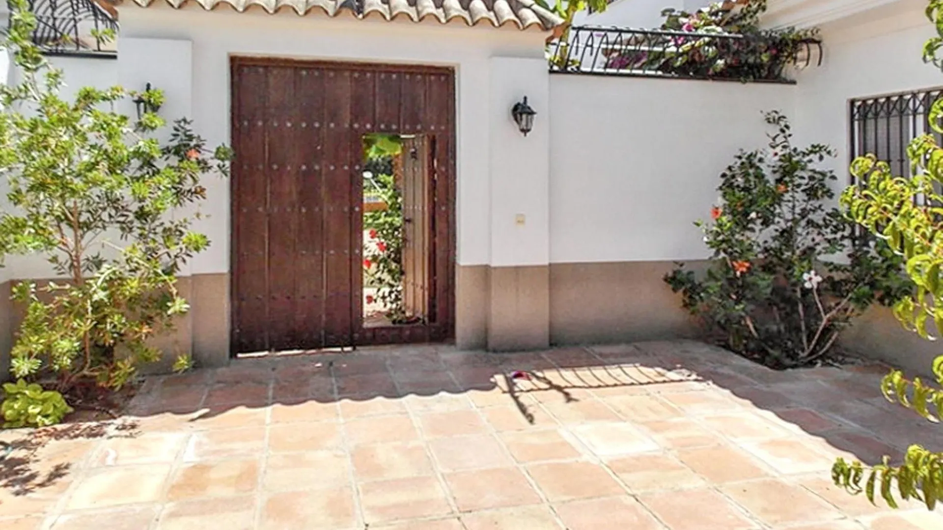 Elegant Villa In Nuevo Portil With Shared Pool